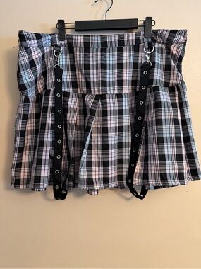 Hot Topic Black & Light Pink Plaid Pleated Mini Skirt
